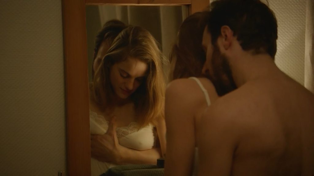 A l’interieur s01e01-02 (2019)